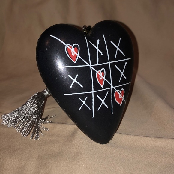 Art Heart “Tic-Tac-Toe” Heart Sculpture with Key - Picture 3 of 4